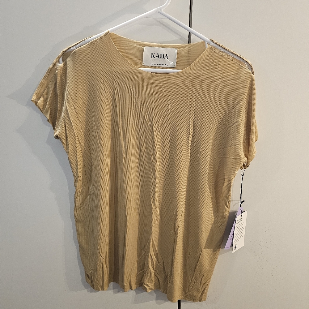 Kada Women's Tan Short Sleeve Blouse Size  Large